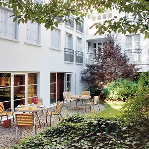 **** Aparthotel Adagio Montmartre France